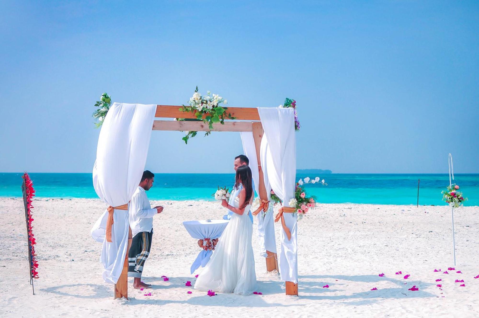 Kaani Grand Seaview Hotel Maafushi Exterior foto